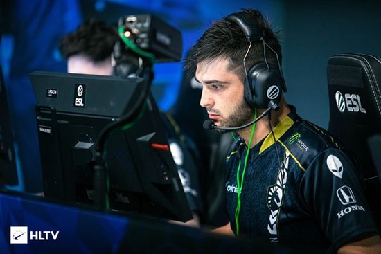 绝地求生AWM周边产品签约公告引发热议